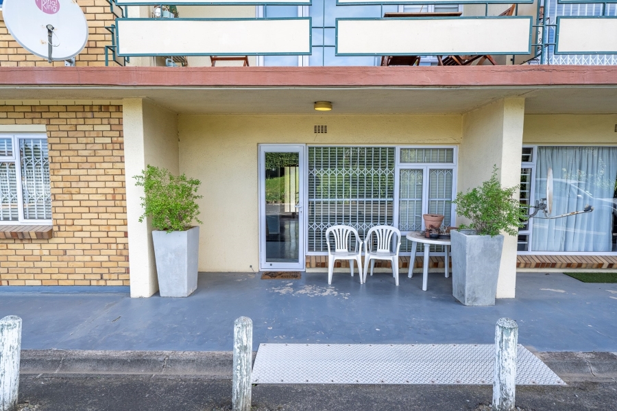 2 Bedroom Property for Sale in Bloemhof Western Cape